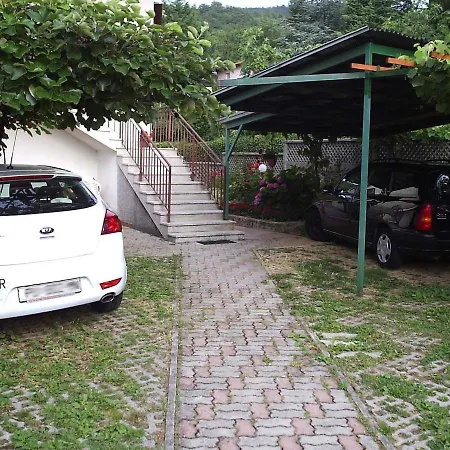 Appartement 21 *